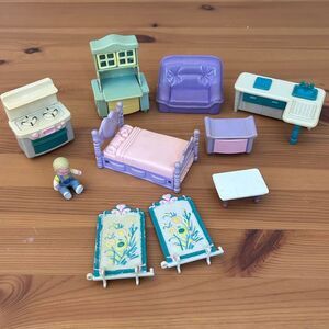 Vintage Kameny Dollhouse Furniture Lot, 10 pieces